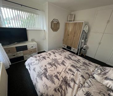 High Meadow, Grantham, NG31 - Photo 3