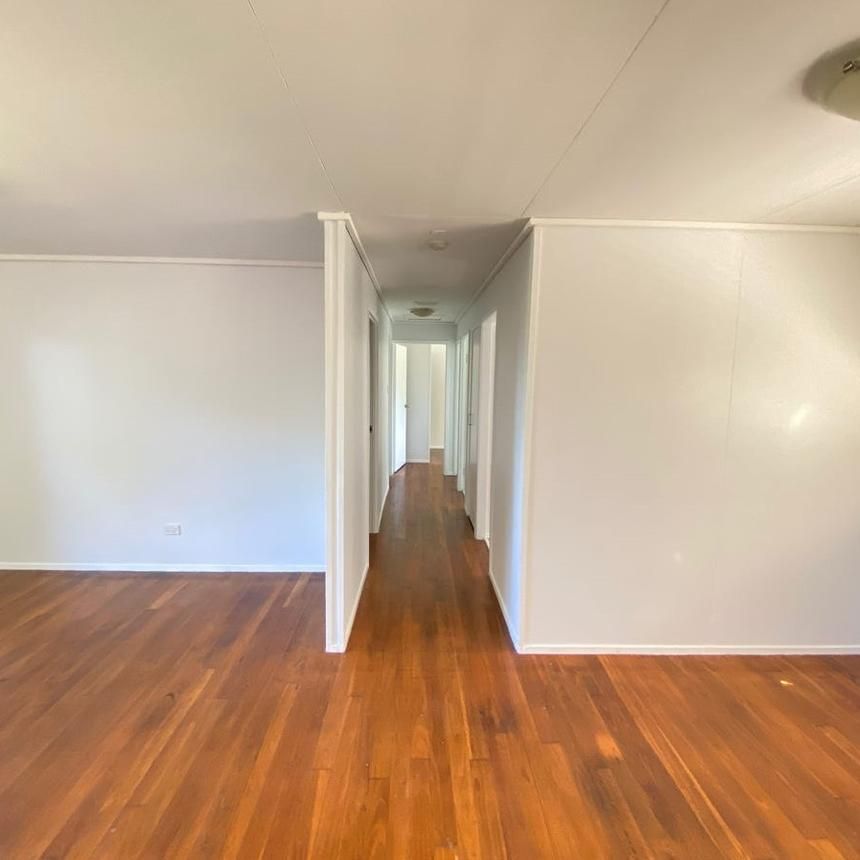 Comfortable Family Home! - Photo 1