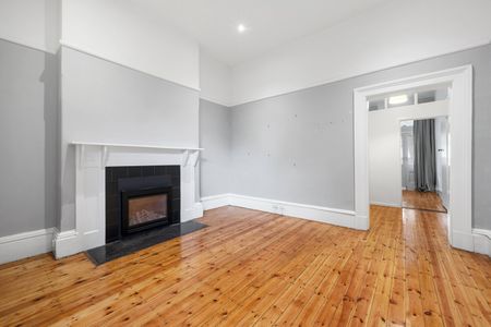 Icon St Kilda Character Home - Photo 4