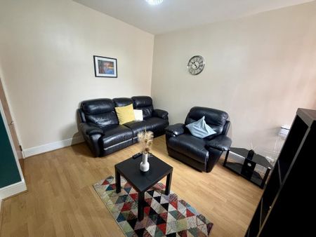1 bedroom semi-detached house to rent - Photo 2