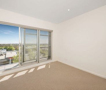 Modern 2-Bedroom Apartment in Prime Mitcham Location - Photo 5