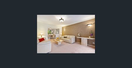 Impressive Family Entertainer in Sought-After School Zone! - Photo 2