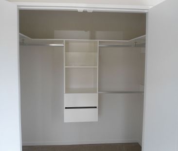 MODERN, SUNNY & SPACIOUS 3 BEDROOMS HOUSE - Photo 2