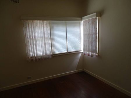 Central location - Photo 3