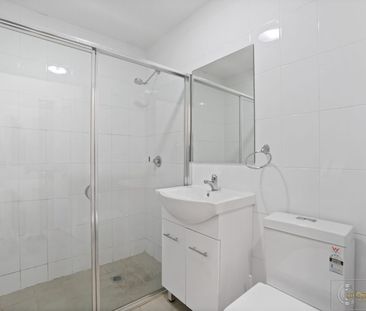 Superb location Walk to Station, Shops and Schools !! - Photo 6