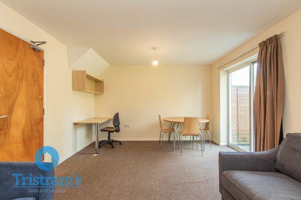 Ralph Way, City Hospital - Photo 1