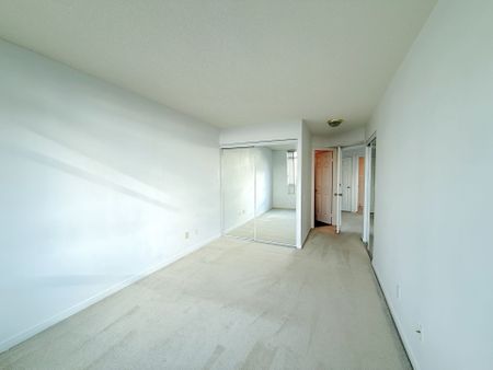 For Lease - 8 Hillcrest Avenue Unit# 1917, Toronto, Ontario - Photo 5