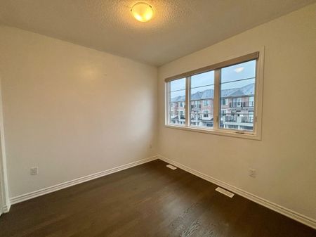 For Lease - 45 Ennerdale Street, Barrie, Ontario - Photo 5