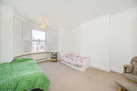 5 bedroom semi-detached house to rent - Photo 5