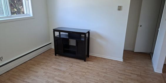 GRAND 4 1/2 À LOUER - Photo 3