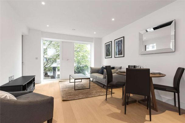 A bright 1 bedroom apartment in the highly regarded Featherstone development. - Photo 1