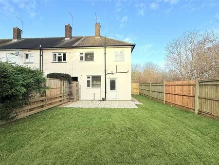 Haggerston Road, Borehamwood, Hertfordshire, WD6 - Photo 2