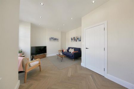 3 bedroom maisonette to rent - Photo 2