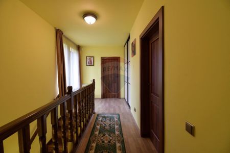 Casa cu 5 camere de inchiriat, zona Becas - Photo 4