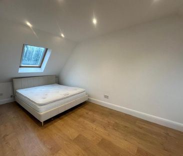 4 bedroom detached house to rent - Photo 3