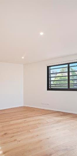 ULTRA MODERN ONE BEDROOM WITH SECURE PARKING! - Photo 1