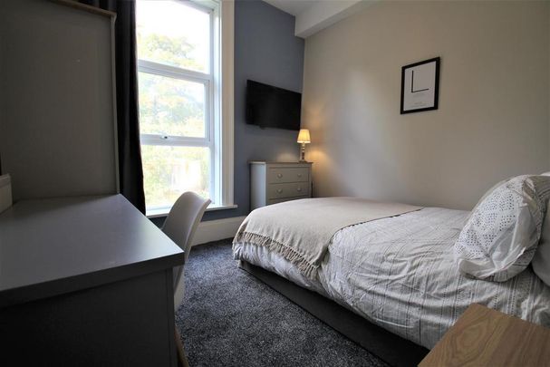 4 bedroom apartment to rent - Photo 1