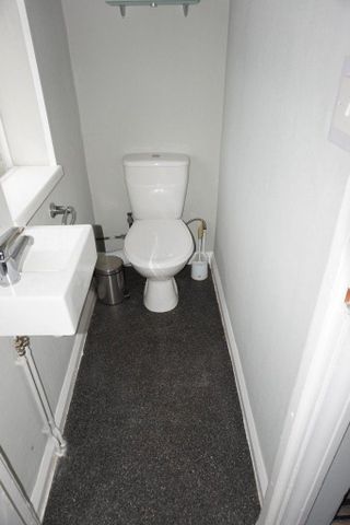 5 bedroom semi-detached house to rent - Photo 3