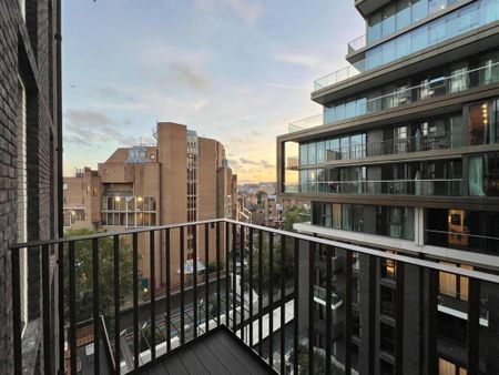 3 bedroom flat to rent - Photo 2