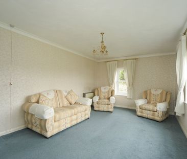 Flat to rent - Glebe Way, West Wickham, BR4 - Photo 1