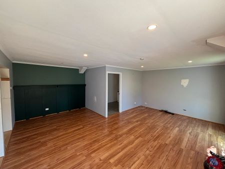 3-Bedroom Home with Separate Studio/Retreat - Photo 4