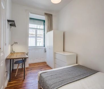 Calçada do Marquês de Abrantes, Lisbon, Lisbon 1200-163 - Photo 3