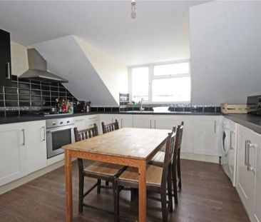 3 bedroom apartment to rent - Photo 2