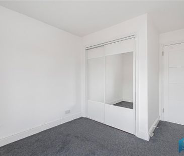 5 bedroom end of terrace house to rent - Photo 5