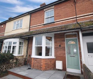 2 bedroom terraced house to rent - Photo 2