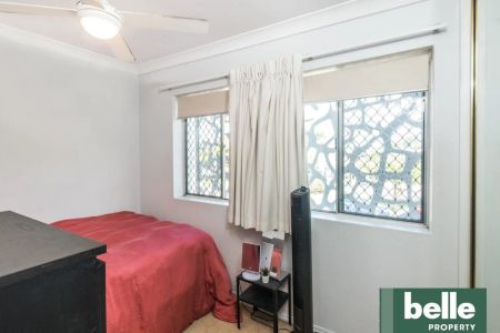 Stylish Second-Floor Apartment in Vibrant Stones Corner - Photo 3