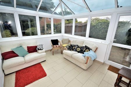 5 bedroom detached house to rent - Photo 2