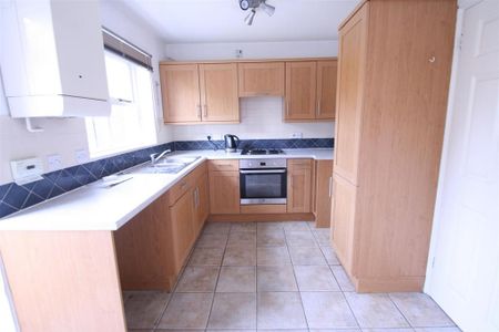 2 bedroom semi-detached house to rent - Photo 4