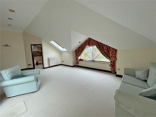 3 bedroom flat to rent - Photo 1