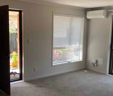 So Handy to Town - Photo 3