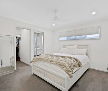 MODERN HOME IN WOODLANDS ESTATE - Photo 5