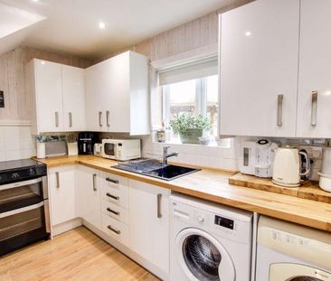 3 bedroom terraced house to rent - Photo 4