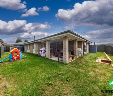 10 Wingrave Street, Googong - Photo 2