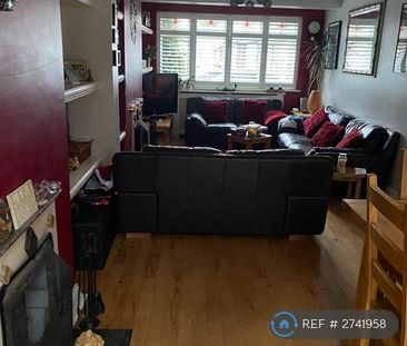 1 bedroom in a house share to rent - Photo 1