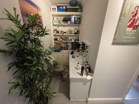 4 bedroom semi-detached house to rent - Photo 3