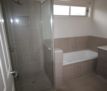 3 Bedroom Townhouse In Convenient Belmont Location - Photo 1