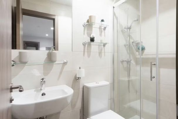 Ramón Carande, Sevilla, Andalusia 41013 - Photo 1