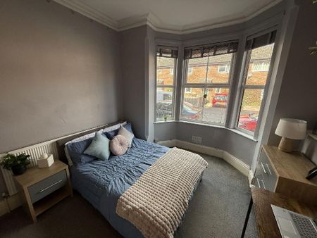 1 bedroom in a house share to rent - Photo 4