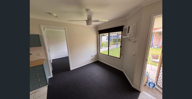 Over 55's Single Accommodation Unit Available Now! - Photo 1