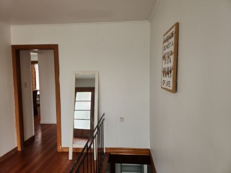 Fully FURNISHED home - Walk to Hospital - Photo 3