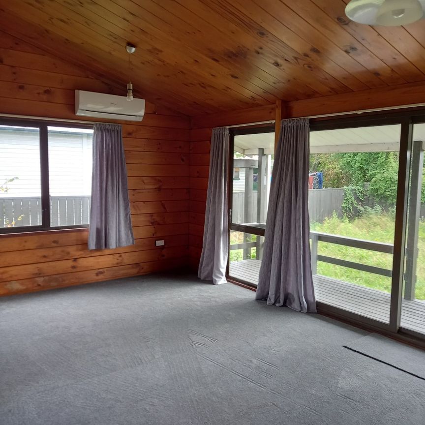 Three Bed Home - Mangakakahi - Photo 1