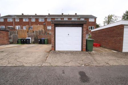 3 bedroom terraced house to rent - Photo 3