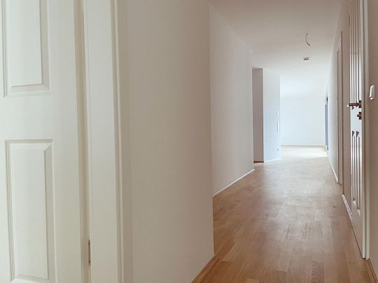 Leipzig: VERMIETET: NEUBAU * Familienwohnung an der Weißen Elster * großer Balkon * EBK * 2 Bäder * Ankleide * Tiefgarage - Foto 1