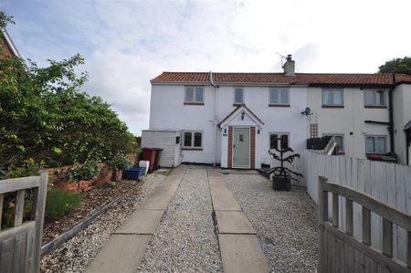 2 bedroom semi-detached house to rent - Photo 2