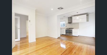 GREAT LOCATION - IMMACULATE THROUGHOUT - Photo 3