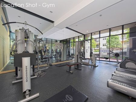 Modern Top-Floor Apartment in the Heart of Balmain Shores - Photo 3